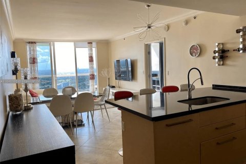 Condominio en venta en Hallandale Beach, Florida, 2 dormitorios, 100.89 m2 № 1693020 - foto 13