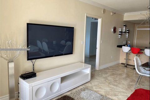 Condominio en venta en Hallandale Beach, Florida, 2 dormitorios, 100.89 m2 № 1693020 - foto 6