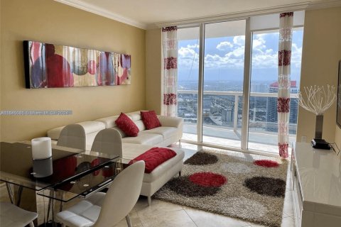 Condominio en venta en Hallandale Beach, Florida, 2 dormitorios, 100.89 m2 № 1693020 - foto 3