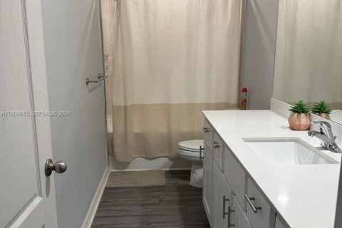 House in Port St. Lucie, Florida 5 bedrooms, 184.32 sq.m. № 2053289 - photo 4