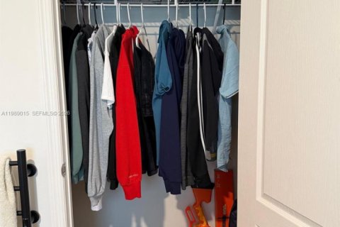 House in Port St. Lucie, Florida 5 bedrooms, 184.32 sq.m. № 2053289 - photo 6