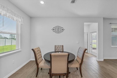 House in Apopka, Florida 4 bedrooms, 220.74 sq.m. № 1851744 - photo 12