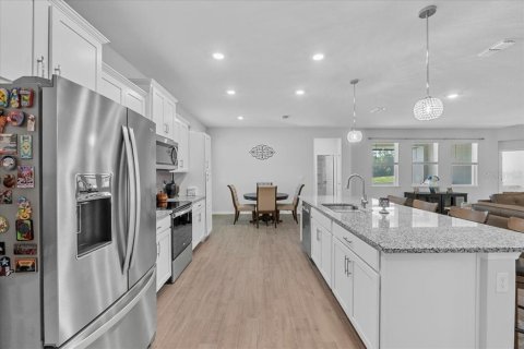 House in Apopka, Florida 4 bedrooms, 220.74 sq.m. № 1851744 - photo 10