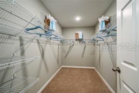 House in Haines City, Florida 5 bedrooms, 224.82 sq.m. № 1917051 - photo 12