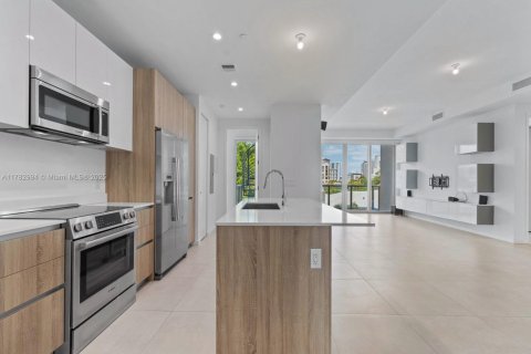 Condominio en venta en Miami, Florida, 4 dormitorios, 188.03 m2 № 1732015 - foto 12