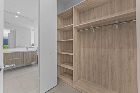 Condominio en venta en Miami, Florida, 4 dormitorios, 188.03 m2 № 1732015 - foto 28