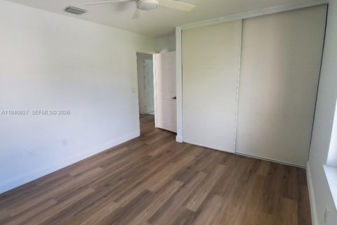 Купить виллу или дом в Пемброк-Пайнс, Флорида 1 комната, 278.34м2, № 1998519 - фото 26