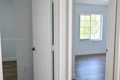 Купить виллу или дом в Пемброк-Пайнс, Флорида 1 комната, 278.34м2, № 1998519 - фото 20