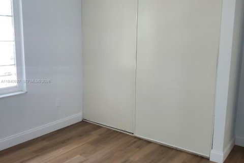 Купить виллу или дом в Пемброк-Пайнс, Флорида 1 комната, 278.34м2, № 1998519 - фото 27