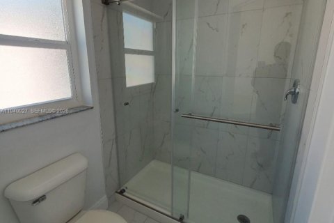 Купить виллу или дом в Пемброк-Пайнс, Флорида 1 комната, 278.34м2, № 1998519 - фото 30