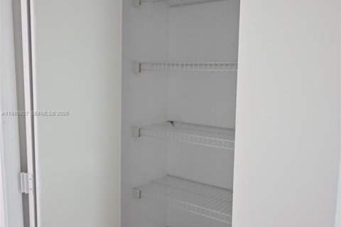 Купить виллу или дом в Пемброк-Пайнс, Флорида 1 комната, 278.34м2, № 1998519 - фото 21