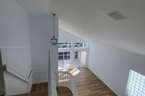 Купить виллу или дом в Пемброк-Пайнс, Флорида 1 комната, 278.34м2, № 1998519 - фото 15