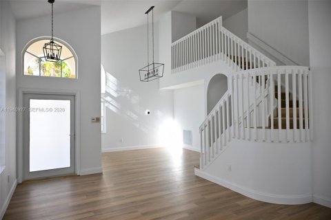 Дом в Пемброк-Пайнс, Флорида 1 комната, 278.34м2 № 1998519