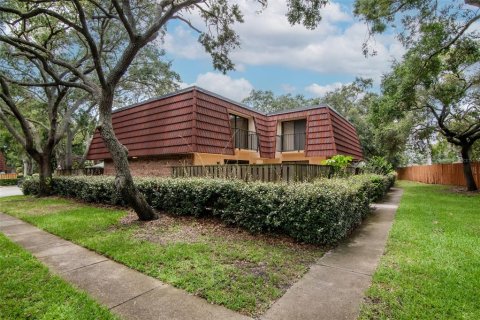 Townhouse in Palm Harbor, Florida 2 bedrooms, 124.86 sq.m. № 1773935 - photo 2