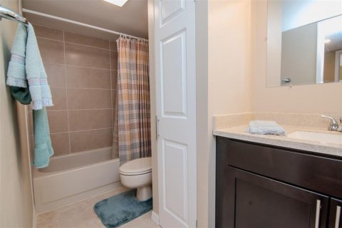 Townhouse in Palm Harbor, Florida 2 bedrooms, 124.86 sq.m. № 1773935 - photo 12