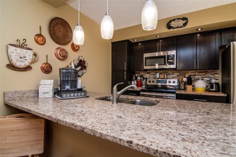 Townhouse in Palm Harbor, Florida 2 bedrooms, 124.86 sq.m. № 1773935 - photo 11