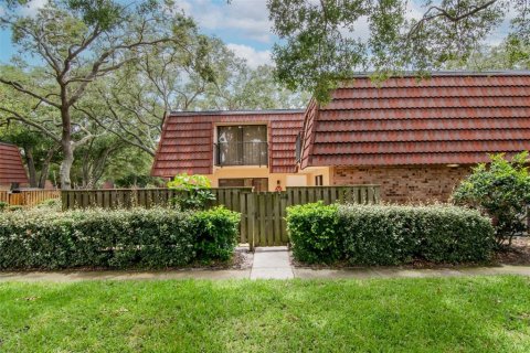 Townhouse in Palm Harbor, Florida 2 bedrooms, 124.86 sq.m. № 1773935 - photo 1