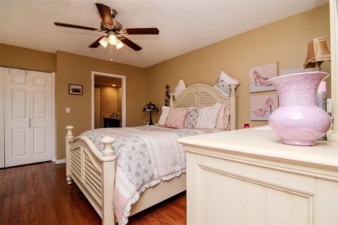 Townhouse in Palm Harbor, Florida 2 bedrooms, 124.86 sq.m. № 1773935 - photo 16