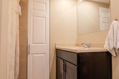 Townhouse in Palm Harbor, Florida 2 bedrooms, 124.86 sq.m. № 1773935 - photo 13