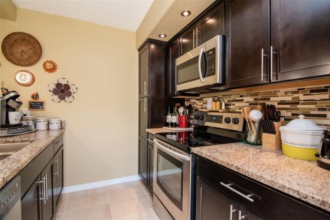 Townhouse in Palm Harbor, Florida 2 bedrooms, 124.86 sq.m. № 1773935 - photo 10