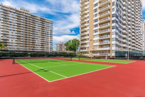 Condominio en alquiler en Hallandale Beach, Florida, 2 dormitorios, 115.2 m2 № 2054281 - foto 20