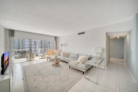 Condominio en alquiler en Hallandale Beach, Florida, 2 dormitorios, 115.2 m2 № 2054281 - foto 4