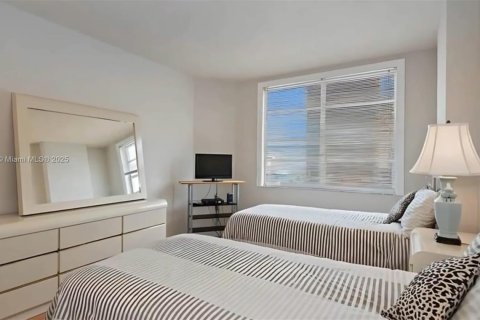 Condominio en alquiler en Hallandale Beach, Florida, 2 dormitorios, 115.2 m2 № 2054281 - foto 10