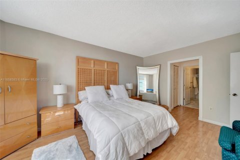 Condominio en alquiler en Hallandale Beach, Florida, 2 dormitorios, 115.2 m2 № 2054281 - foto 7