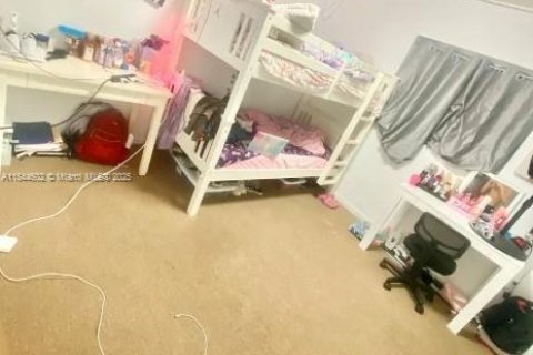 Appartement à louer à Miami, Floride: 3 chambres, 379.04 m2 № 1845893 - photo 8