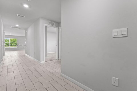 House in LaBelle, Florida 4 bedrooms № 2264978 - photo 3