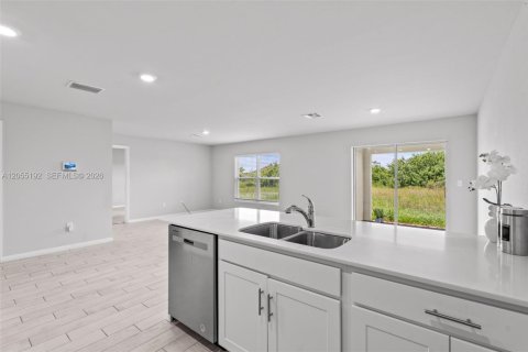 House in LaBelle, Florida 4 bedrooms № 2264978 - photo 5