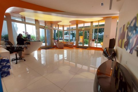 Снять в аренду кондоминиум в Майами, Флорида 50.63м2, № 2067556 - фото 9