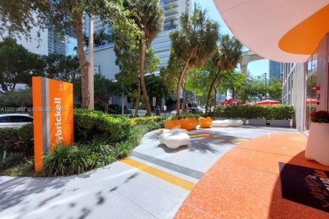 Снять в аренду кондоминиум в Майами, Флорида 50.63м2, № 2067556 - фото 2
