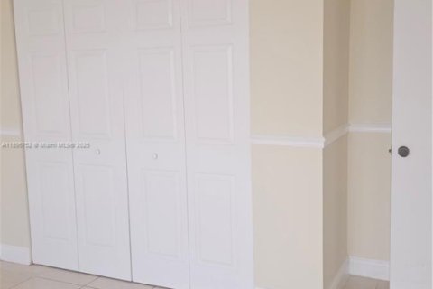 Снять в аренду кондоминиум в Санни-Айлс-Бич, Флорида 3 спальни, 110.09м2, № 1948384 - фото 18