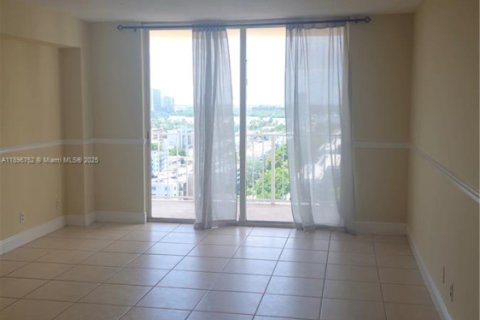 Снять в аренду кондоминиум в Санни-Айлс-Бич, Флорида 3 спальни, 110.09м2, № 1948384 - фото 13