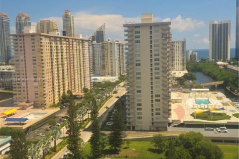 Снять в аренду кондоминиум в Санни-Айлс-Бич, Флорида 3 спальни, 110.09м2, № 1948384 - фото 5