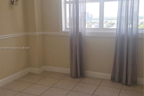 Снять в аренду кондоминиум в Санни-Айлс-Бич, Флорида 3 спальни, 110.09м2, № 1948384 - фото 21