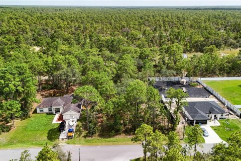 Terreno en venta en Weeki Wachee, Florida № 1856762 - foto 3