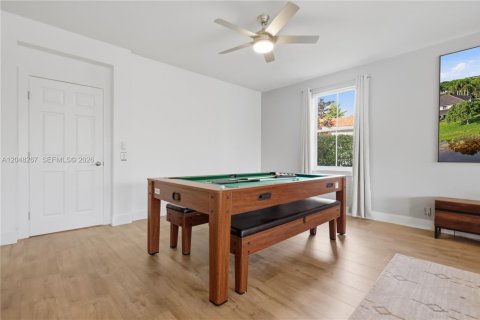 Villa ou maison à louer à Weston, Floride: 6 chambres, 346.62 m2 № 2174059 - photo 19