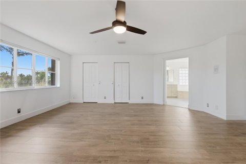 Villa ou maison à louer à Weston, Floride: 6 chambres, 346.62 m2 № 2174059 - photo 26