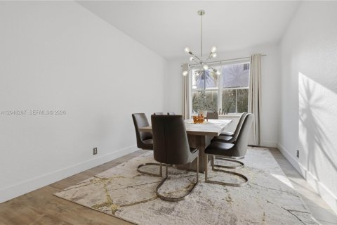 Villa ou maison à louer à Weston, Floride: 6 chambres, 346.62 m2 № 2174059 - photo 7