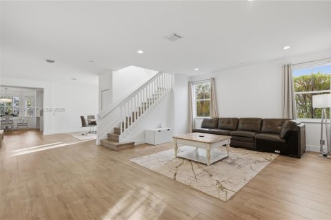 Villa ou maison à louer à Weston, Floride: 6 chambres, 346.62 m2 № 2174059 - photo 5