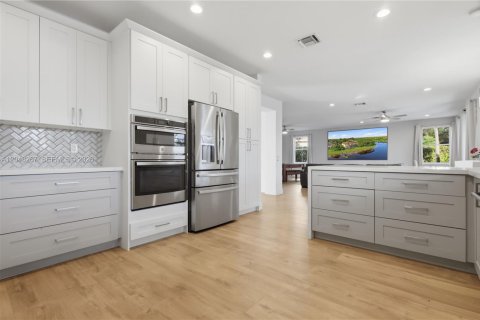 Villa ou maison à louer à Weston, Floride: 6 chambres, 346.62 m2 № 2174059 - photo 12