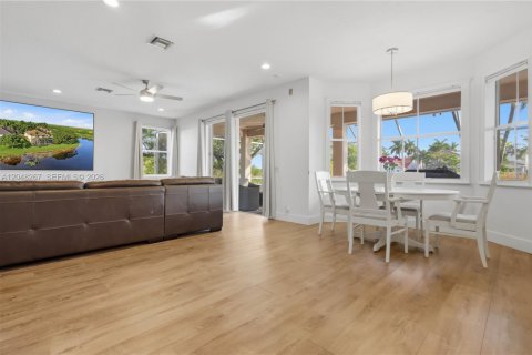 Villa ou maison à louer à Weston, Floride: 6 chambres, 346.62 m2 № 2174059 - photo 16