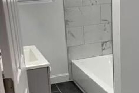 Casa en venta en Lake Worth, Florida, 2 dormitorios, 82.22 m2 № 761048 - foto 1