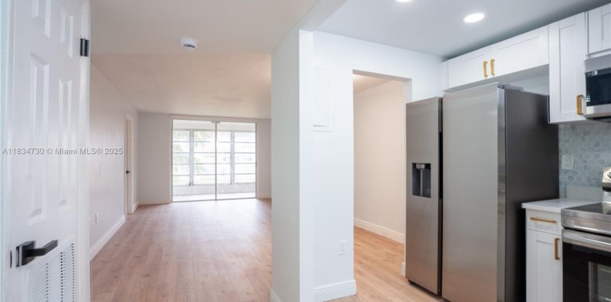 Condominio en Sunrise, Florida, 2 dormitorios  № 1818360