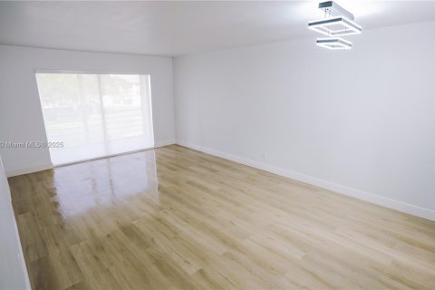 Condominio en venta en Sunrise, Florida, 2 dormitorios, 78.97 m2 № 1818360 - foto 10