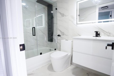 Condominio en venta en Sunrise, Florida, 2 dormitorios, 78.97 m2 № 1818360 - foto 19