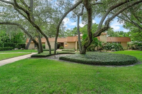 House in Maitland, Florida 4 bedrooms, 376.72 sq.m. № 2227339