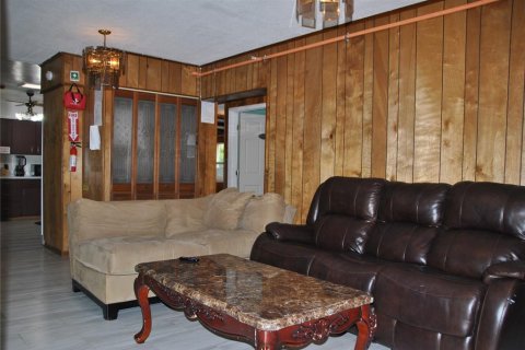 House in Orlando, Florida 5 bedrooms, 163.42 sq.m. № 2399545 - photo 6
